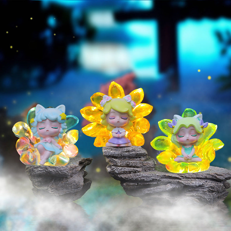 Dahuang nine-tailed fox (with lights) blind box creative tide play desktop small ornaments girlfriends girl heart birthday gift wholesale