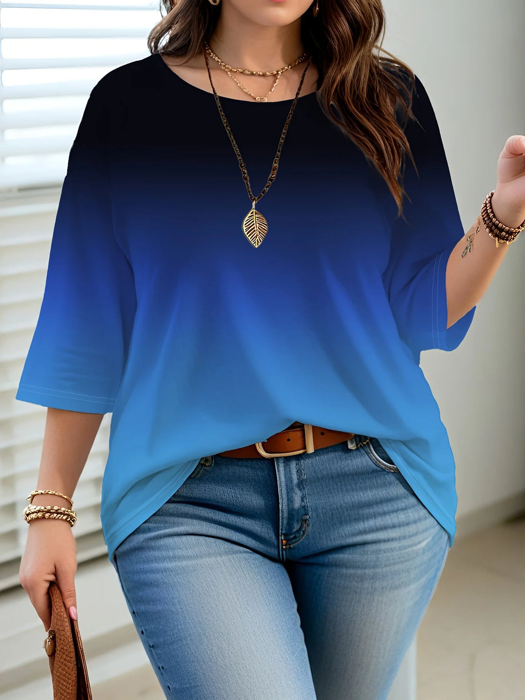 Plus Size Women's Gradient Color T-Shirt - Loose, Elegant, Casual, Comfortable, and Fashionable Top.