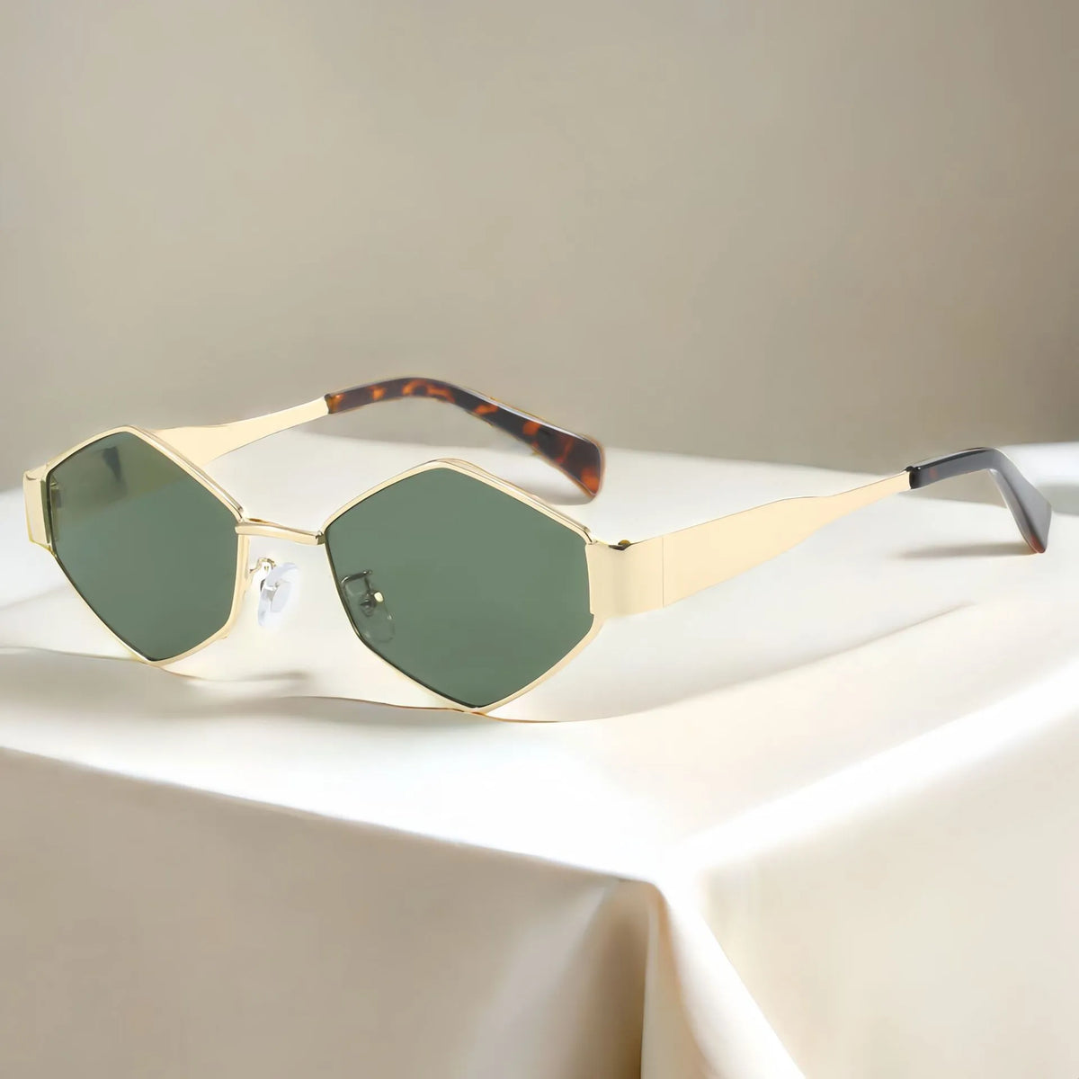 Fashion Hexagon Sunglasses Women 2025 Luxury Brand Design Unique Polygon Sun Glasses Men Vintage Small Frame Eyewear Shades