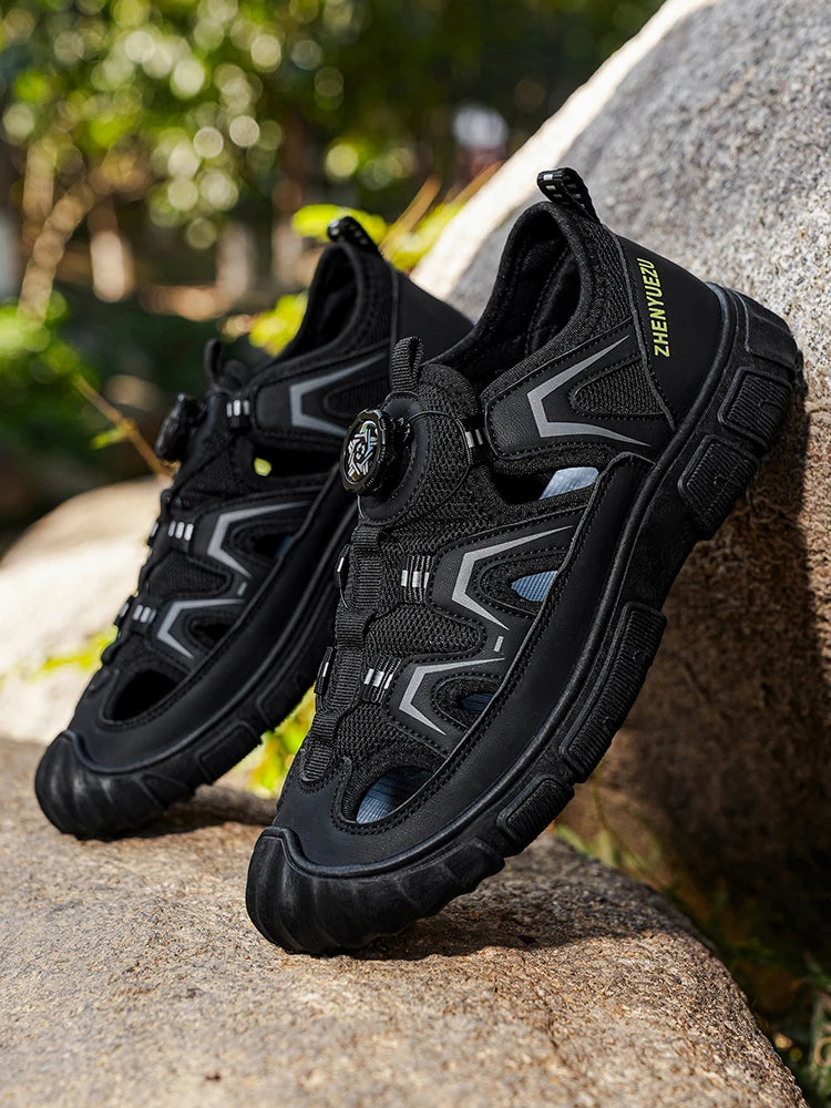 Outdoor River Tracing Shoes for Men, Hollow Breathable Anti-Smash Toe Protection Sandals, Non-Slip and Wear-Resistant, Summer Water Sports and Leisure Shoes