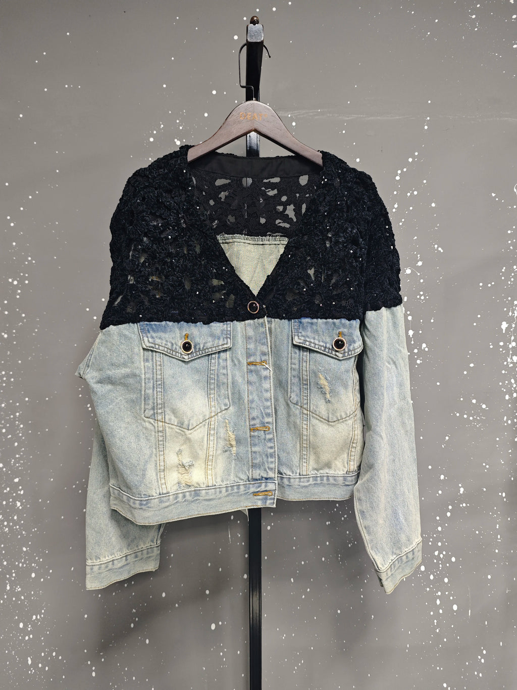 DEAT Women's Denim Jackets V-neck Patchwork Sequins Long Sleeve Perspective Shoulder Coats Summer 2026 New Fashion 29A968