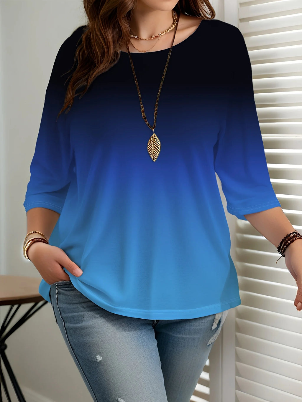 Plus Size Women's Gradient Color T-Shirt - Loose, Elegant, Casual, Comfortable, and Fashionable Top.