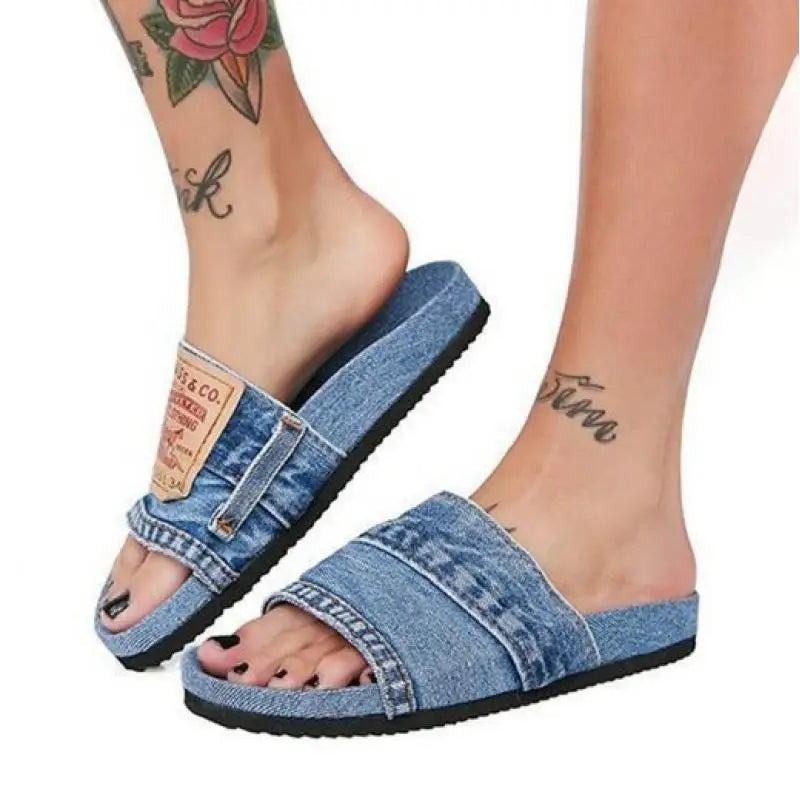 2025 New Fashion Women's Sandals Summer Women Casual Flat Shoes Outdoor Clip Toe Flip Flops Women Beach Non-slip Sandals