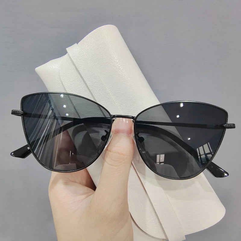 Hot Fashion Oversized Vintage Cat Eye Sunglasses Women Trending Summer Driving Eyewear Shades UV400 for Lady